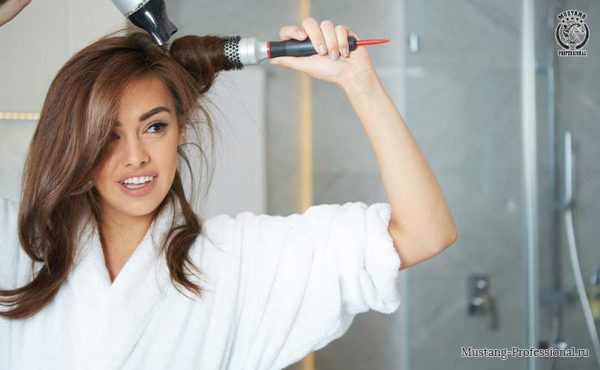 Как правильно сушить волосы феном, чтобы не навредить им?